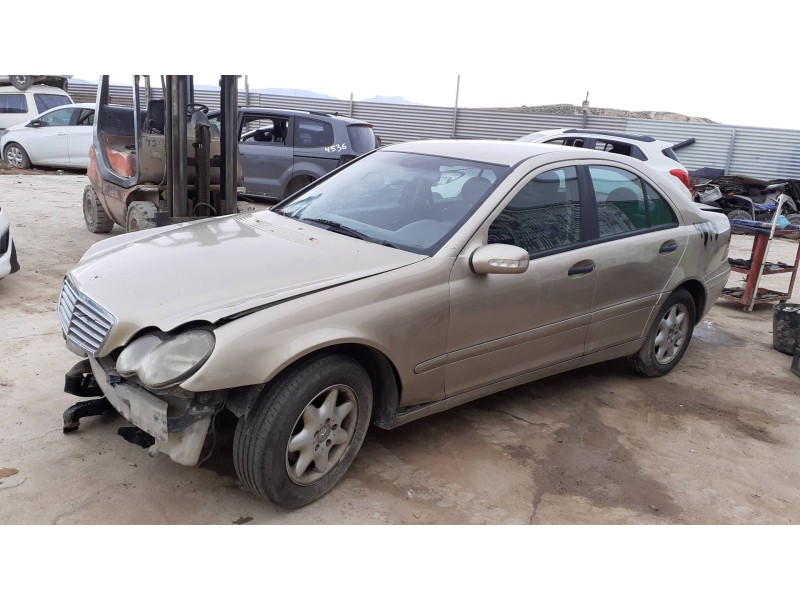 mercedes-benz clase c (w203) berlina del año 2002