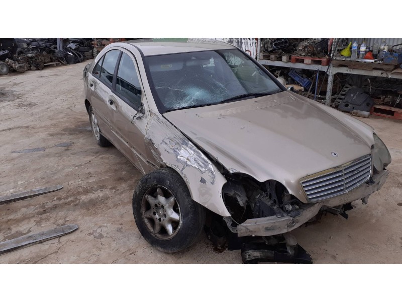 mercedes-benz clase c (w203) berlina del año 2002