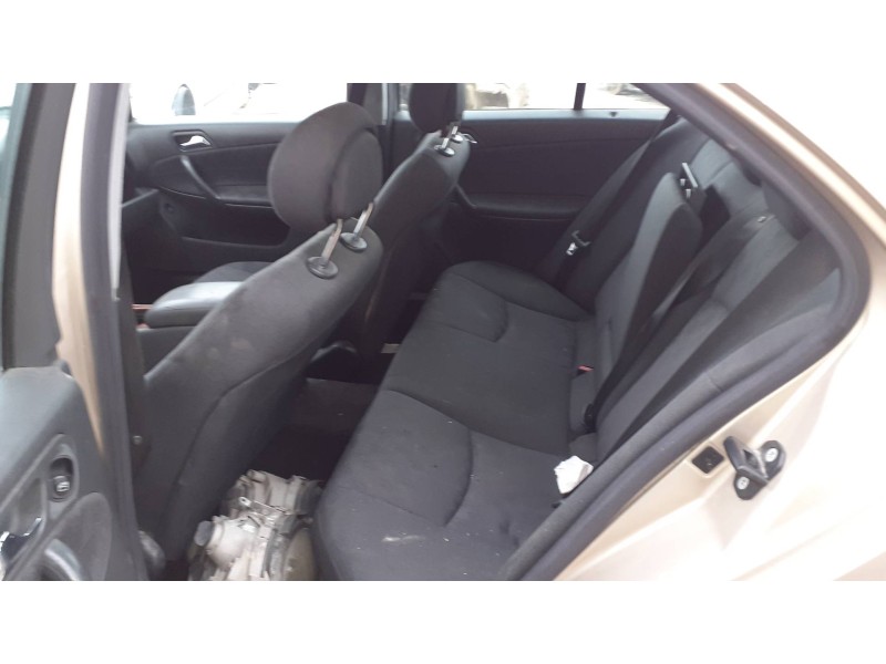 mercedes-benz clase c (w203) berlina del año 2002