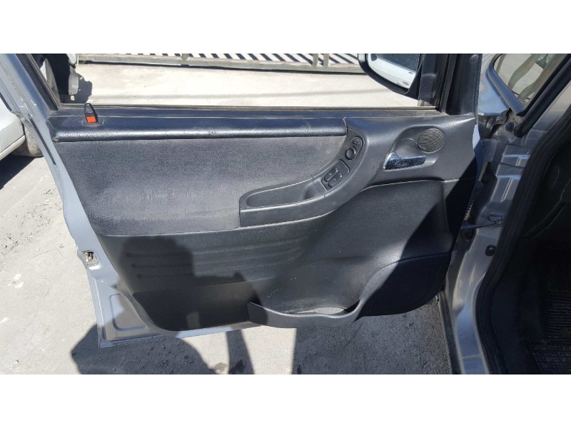 opel zafira a del año 2000