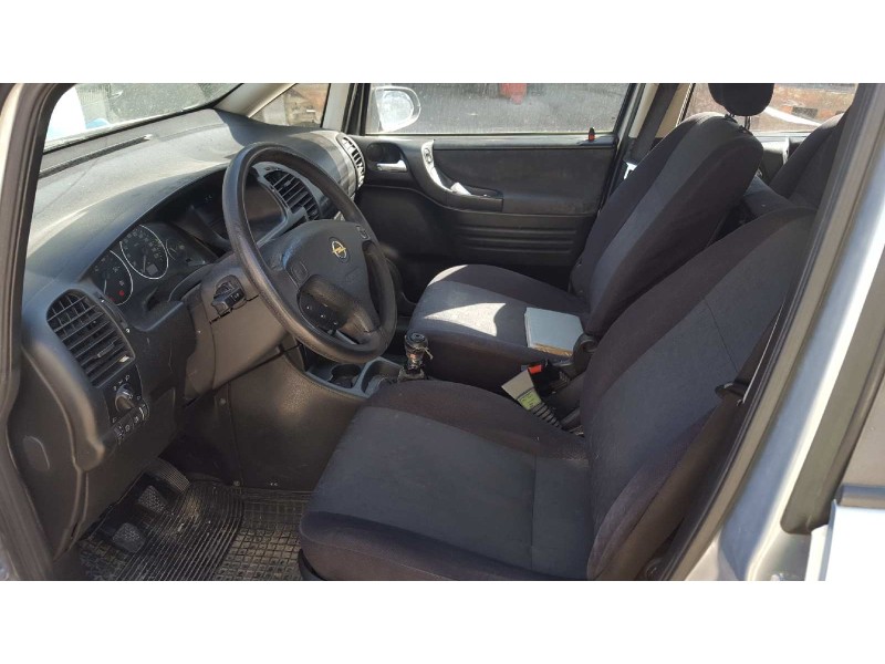 opel zafira a del año 2000