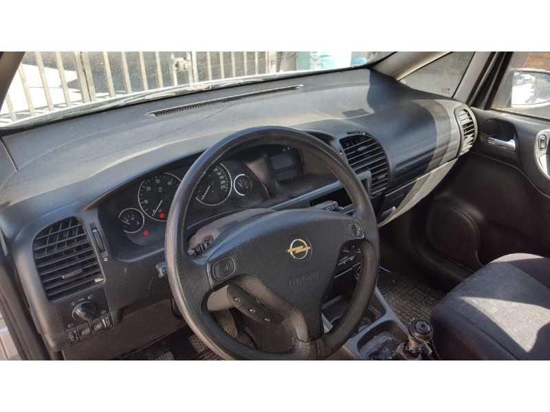 opel zafira a del año 2000
