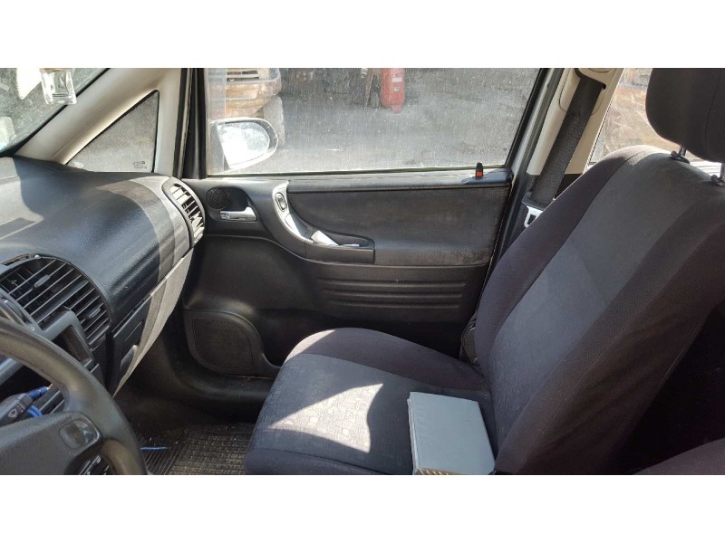 opel zafira a del año 2000