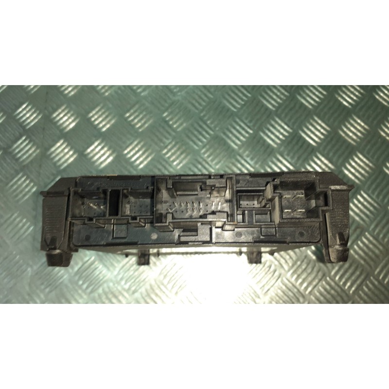 Recambio de modulo electronico para mercedes-benz clase c (w203) berlina referencia OEM IAM A2038202185 CIERRE PUERTAS TRASERO I
