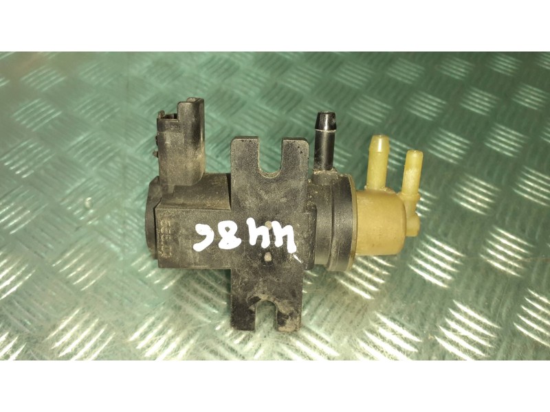 Recambio de valvula de vacio para ford focus lim. (cb8) referencia OEM IAM 55801  2 PINES