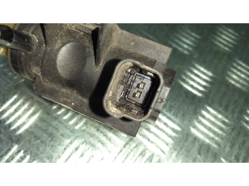 Recambio de valvula de vacio para ford focus lim. (cb8) referencia OEM IAM 55801  2 PINES