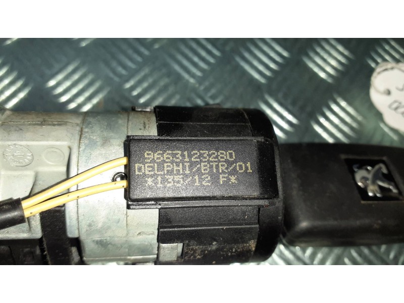 Recambio de conmutador de arranque para peugeot 308 sw referencia OEM IAM 9663123280  3 PINES