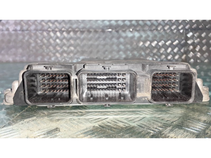 Recambio de centralita motor uce para peugeot 206 berlina referencia OEM IAM 9647158080  