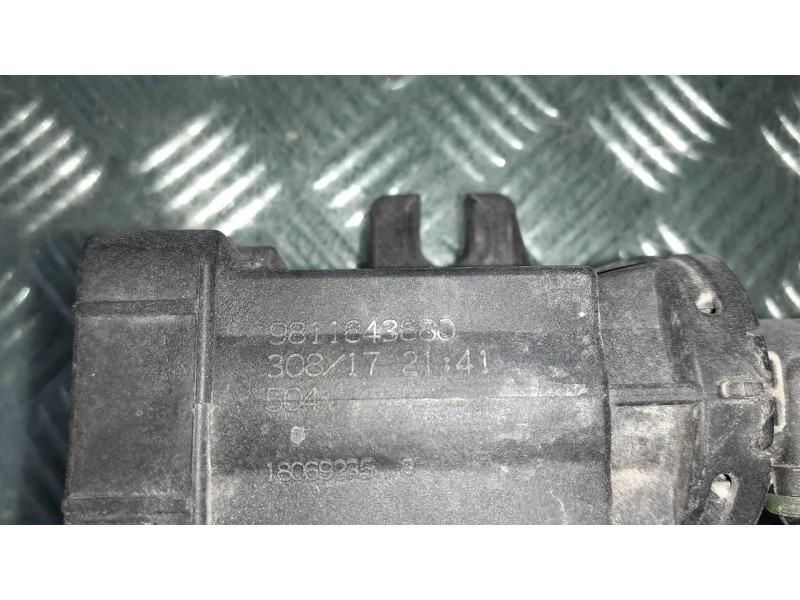 Recambio de electrovalvula para citroen berlingo cuadro referencia OEM IAM 9811643880  2 PINES