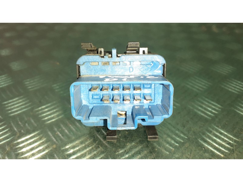 Recambio de mando elevalunas delantero izquierdo para renault trafic (desde 5.89) referencia OEM IAM 1082690  10 PINES