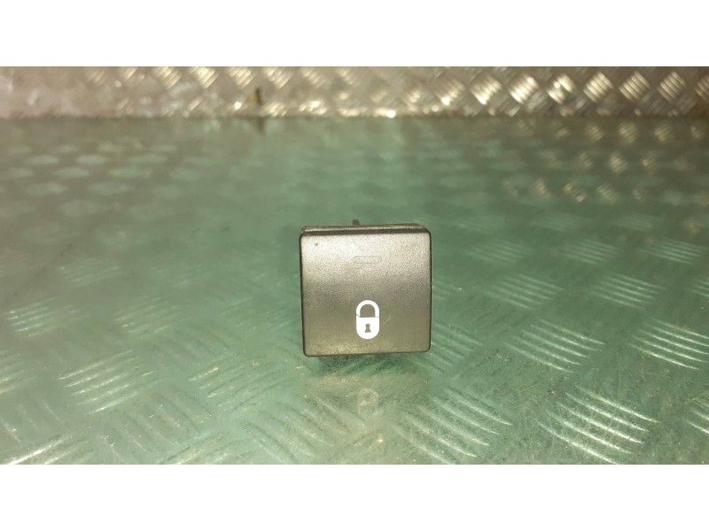 Recambio de interruptor para citroen berlingo cuadro referencia OEM IAM 96582880XT 4 PINES BLOQUEO PUERTAS