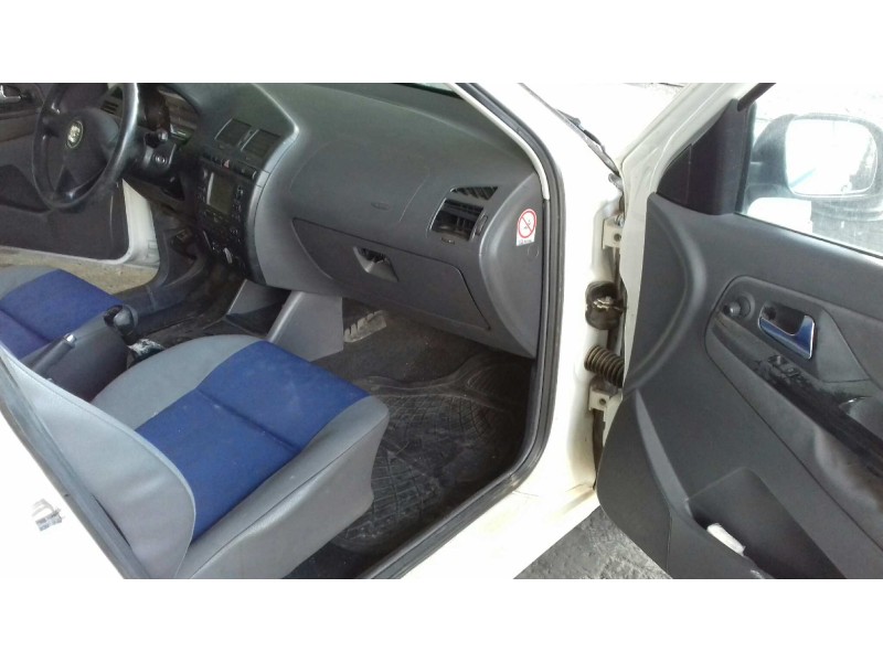 seat ibiza (6k1) del año 2001