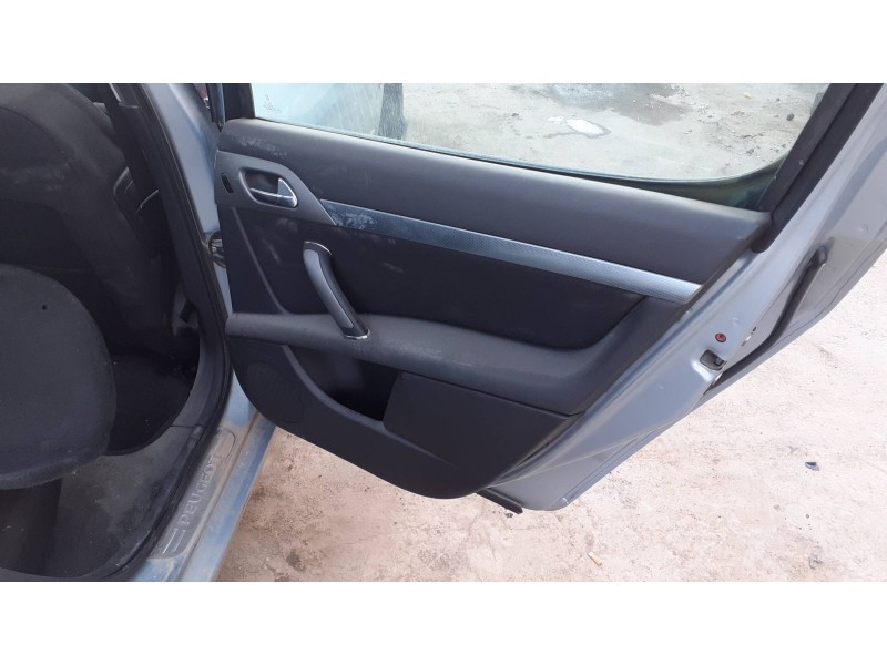 peugeot 407 del año 2004