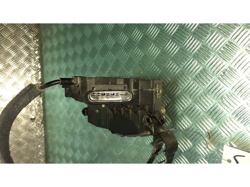 Recambio de cerradura puerta delantera derecha para ford focus lim. (cb8) referencia OEM IAM BM5AA21812BF 4 PINES ELECTRICA