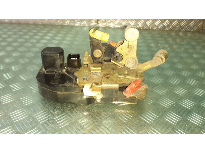 Recambio de cerradura puerta delantera derecha para chrysler voyager (rg) referencia OEM IAM  4 PINES ELECTRICA