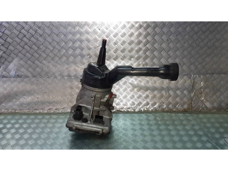Recambio de bomba direccion para peugeot 308 sw referencia OEM IAM 9670700380  