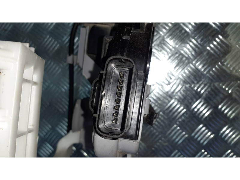 Recambio de cerradura puerta delantera izquierda para hyundai ioniq 5 5 referencia OEM IAM 81310G2010  8 PINES