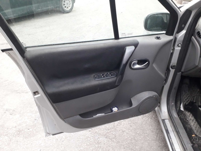 renault scenic ii del año 2005