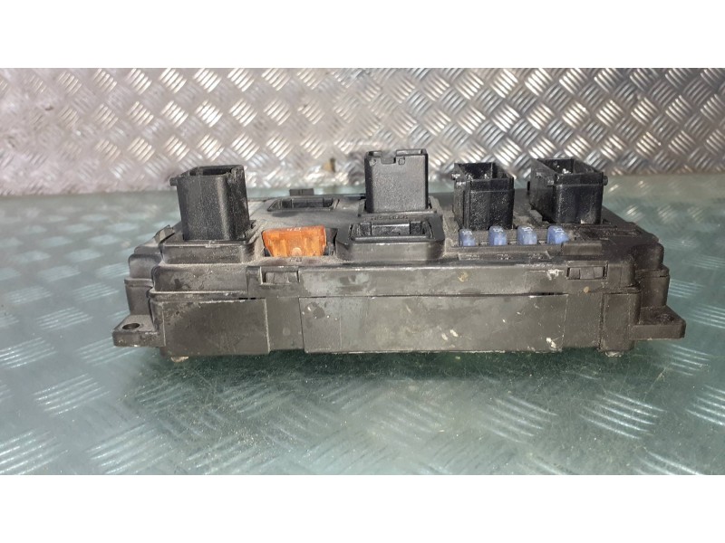 Recambio de caja reles / fusibles para peugeot 407 st confort referencia OEM IAM S120017003I  BSC A02