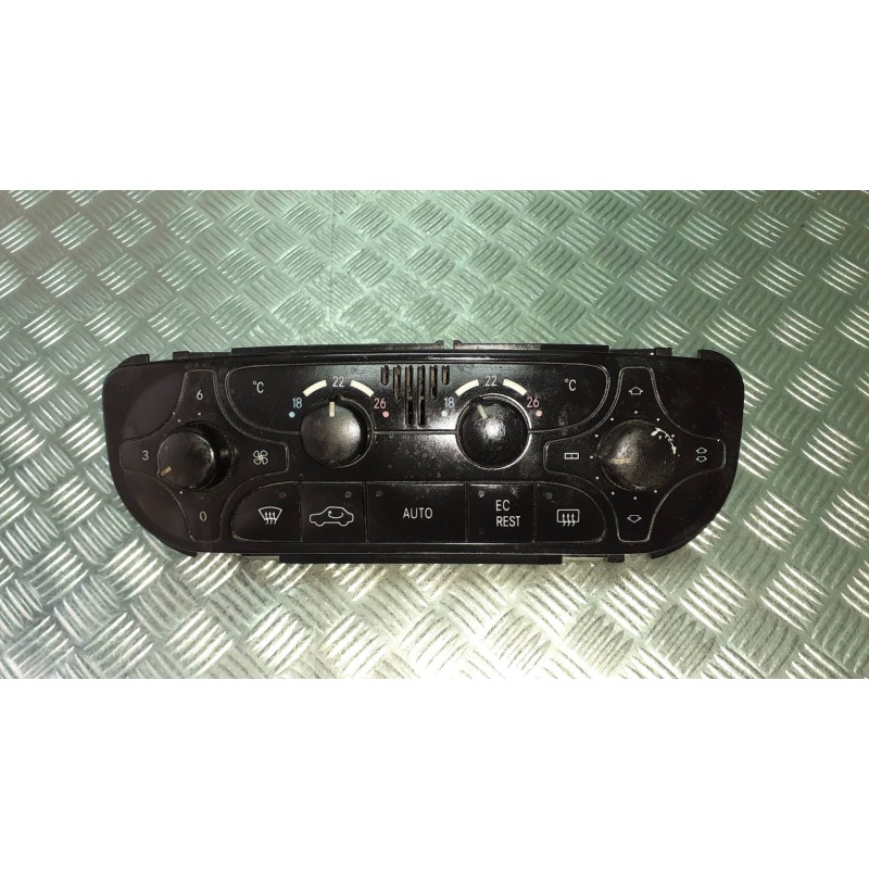 Recambio de mando calefaccion / aire acondicionado para mercedes-benz clase c (w203) berlina referencia OEM IAM A2038300285  4+1