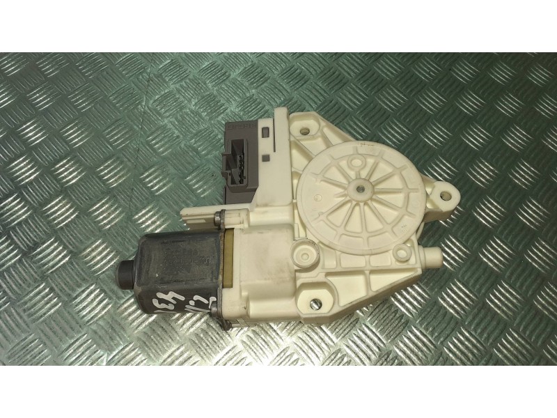 Recambio de motor elevalunas trasero derecho para peugeot 407 st confort referencia OEM IAM 994650101 0130822200 999066101