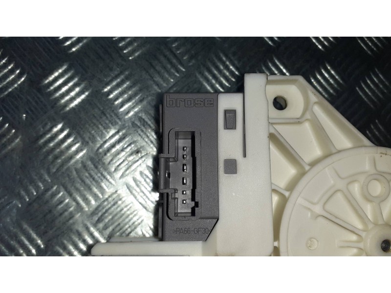 Recambio de motor elevalunas trasero derecho para peugeot 407 st confort referencia OEM IAM 994650101 0130822200 999066101