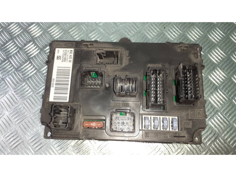 Recambio de caja reles / fusibles para peugeot 407 referencia OEM IAM S120017003I  BSC A02