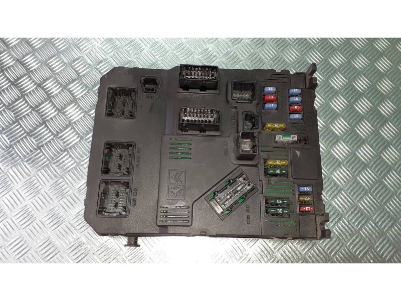 Recambio de caja reles / fusibles para peugeot 407 st confort referencia OEM IAM 9655221180  BSIS03