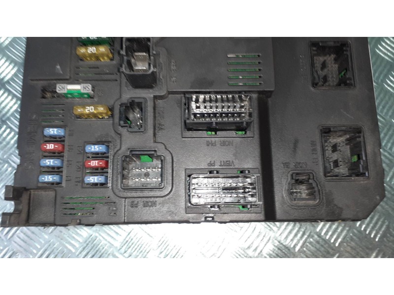 Recambio de caja reles / fusibles para peugeot 407 st confort referencia OEM IAM 9655221180  BSIS03