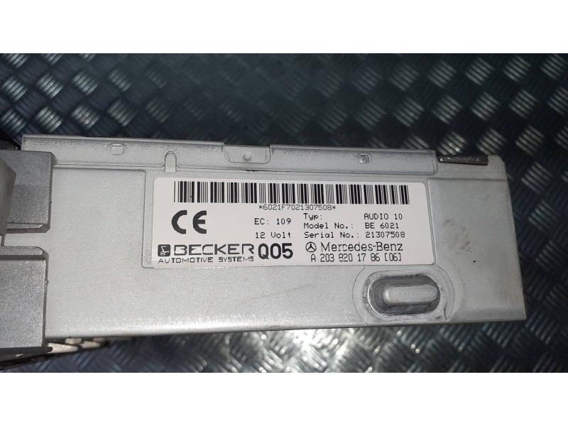Recambio de sistema audio / radio cd para mercedes-benz clase c (w203) berlina referencia OEM IAM A2038201786  