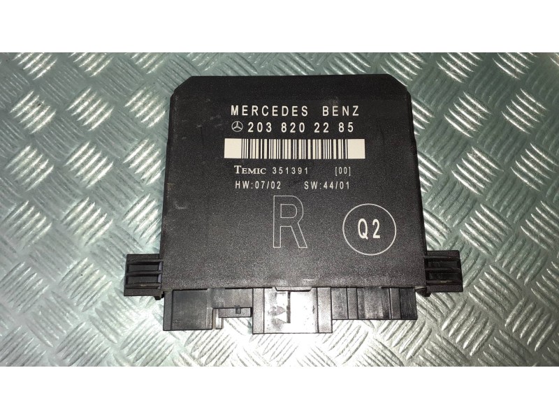 Recambio de modulo electronico para mercedes-benz clase c (w203) berlina referencia OEM IAM A2038202285 CONTROL PUERTA TRASERA D