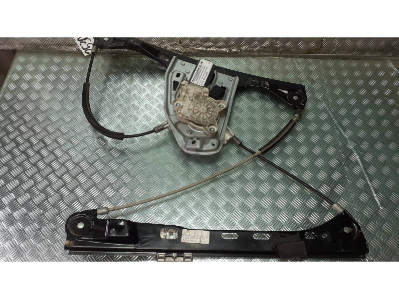 Recambio de elevalunas delantero derecho para mercedes-benz clase c (w203) berlina referencia OEM IAM A2037202446R A2118201742 E
