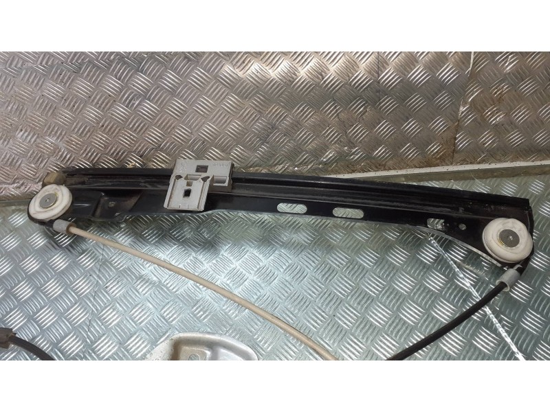 Recambio de elevalunas delantero derecho para mercedes-benz clase c (w203) berlina referencia OEM IAM A2037202446R A2118201742 E