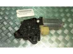 Recambio de motor elevalunas trasero derecho para mercedes-benz clase c (w203) berlina referencia OEM IAM A2038203042 0130822007 2