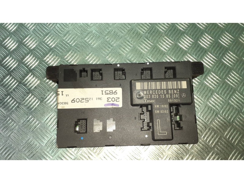 Recambio de modulo electronico para mercedes-benz clase c (w203) berlina referencia OEM IAM A2038201585 CONTROL PUERTA DELANTERA