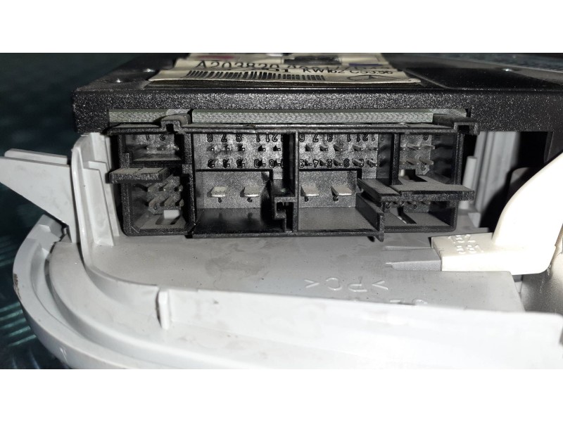 Recambio de luz interior para mercedes-benz clase c (w203) berlina referencia OEM IAM A2038202301  HELLA