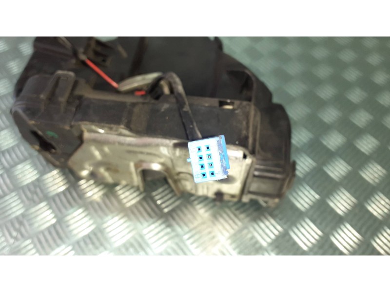 Recambio de cerradura puerta trasera izquierda para mercedes-benz clase c (w203) berlina referencia OEM IAM 004141112627  ELECTR