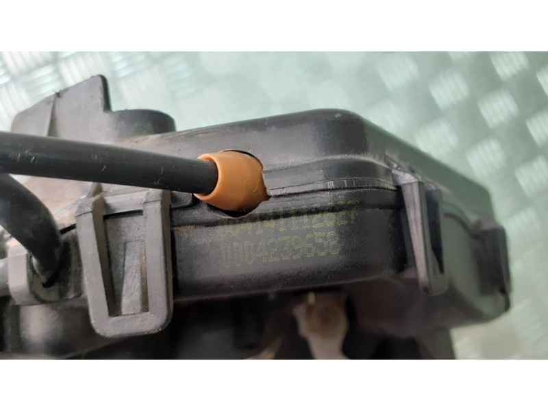 Recambio de cerradura puerta trasera izquierda para mercedes-benz clase c (w203) berlina referencia OEM IAM 004141112627  ELECTR