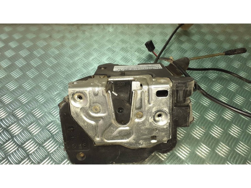 Recambio de cerradura puerta delantera derecha para mercedes-benz clase c (w203) berlina referencia OEM IAM 004130112629  ELECTR
