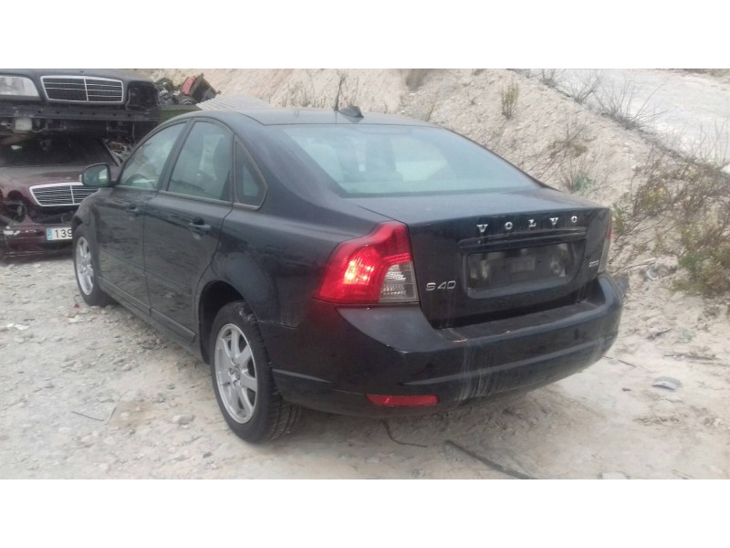 volvo s40 berlina del año 2010