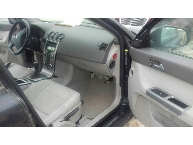 volvo s40 berlina del año 2010