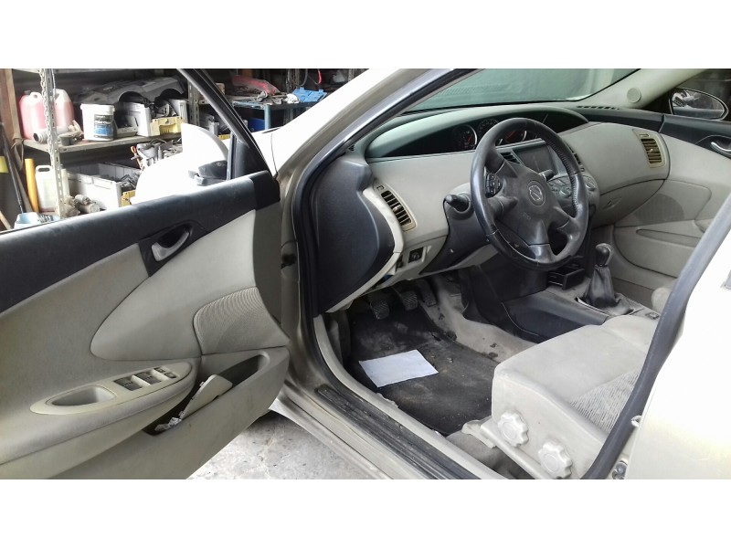 nissan primera berlina (p12) del año 2003