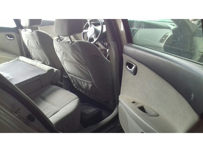 nissan primera berlina (p12) del año 2003