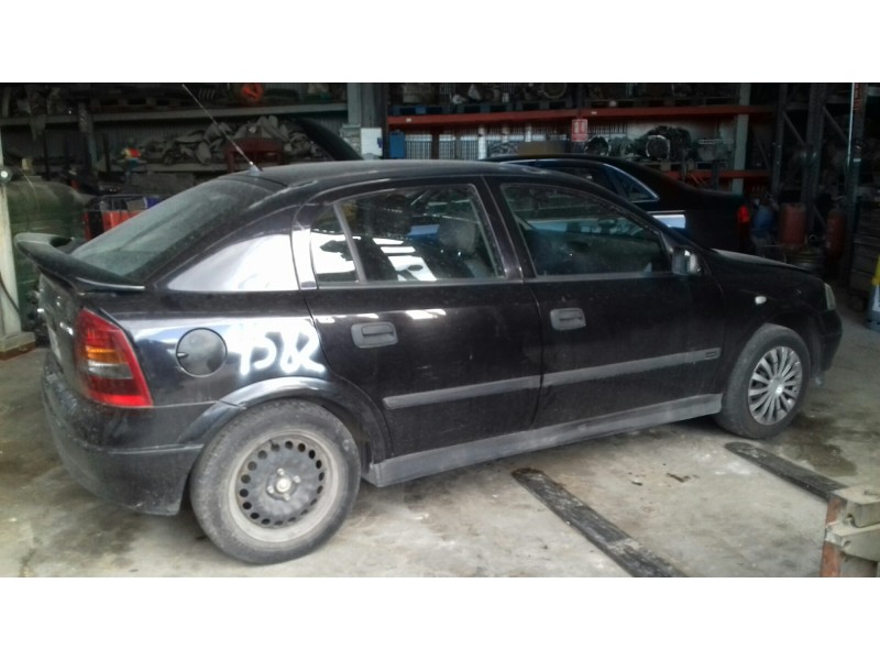 opel astra berlina 5p del año 2002