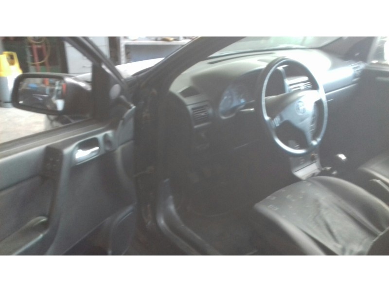 opel astra berlina 5p del año 2002