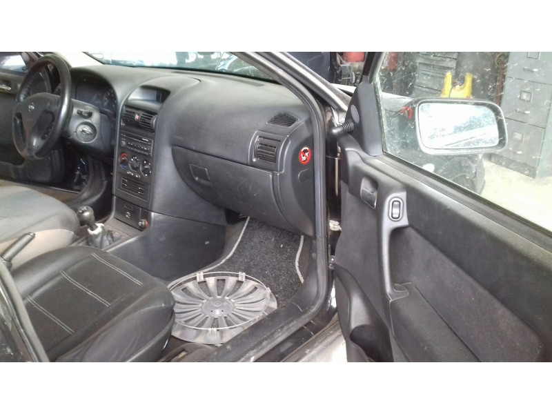 opel astra berlina 5p del año 2002