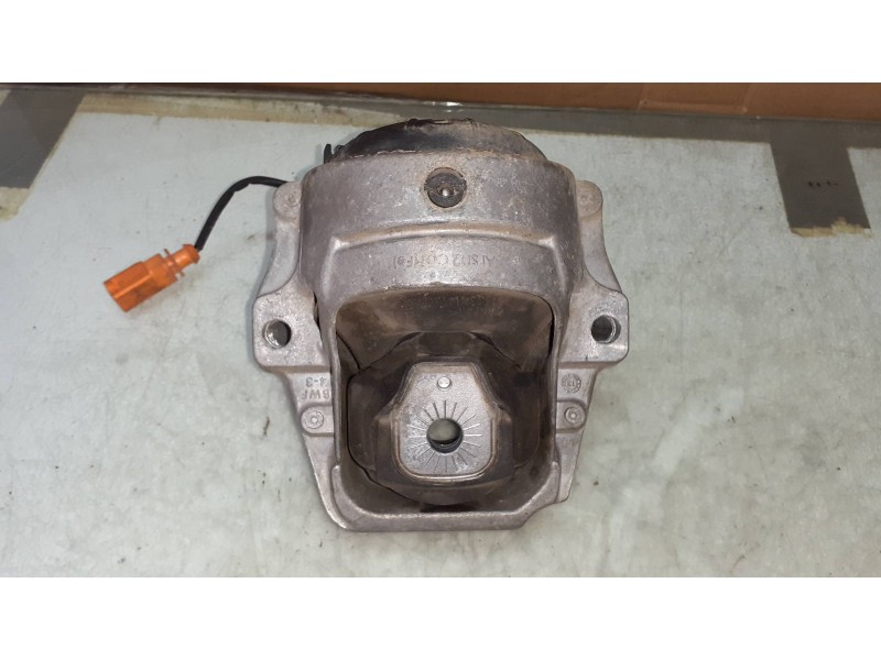 Recambio de soporte motor izquierdo para audi a4 ber. (b8) basis referencia OEM IAM 8R0199381  