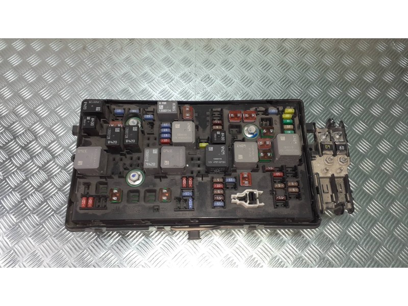 Recambio de caja reles / fusibles para chevrolet cruze lt referencia OEM IAM 9698203904  544949969