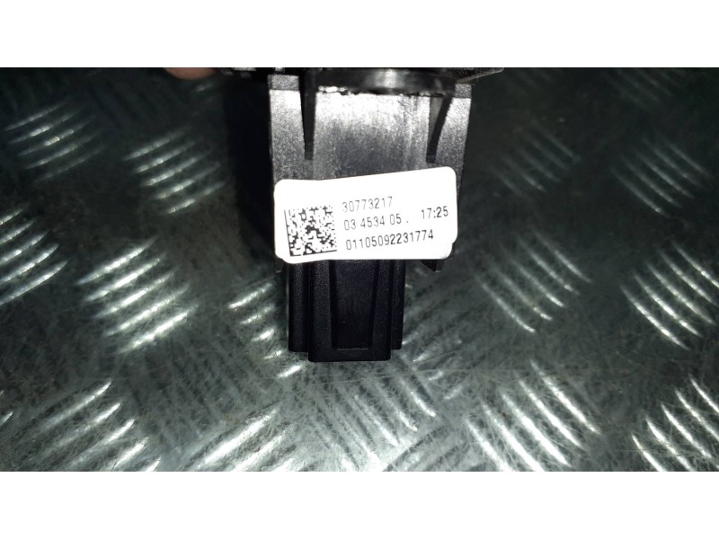 Recambio de mando elevalunas trasero derecho para volvo s40 berlina referencia OEM IAM 30773217  6 PINES