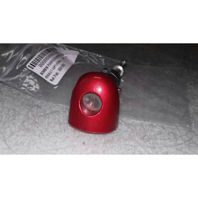 Recambio de bombin puerta delantera izquierda para renault captur xmod referencia OEM IAM 2501992 N05045874 